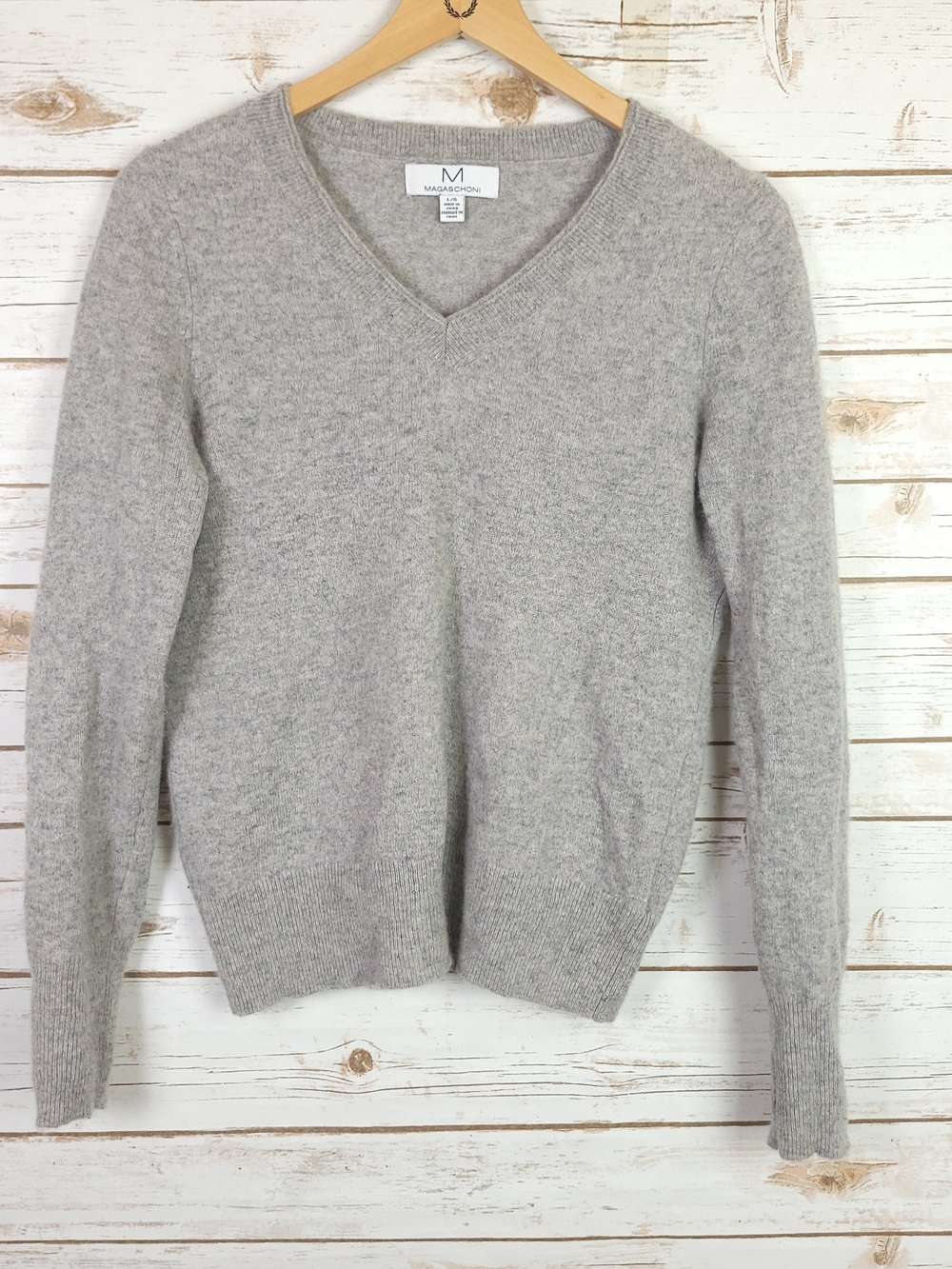 Magaschoni Light Gray V-Neck Cashmere Sweater Large